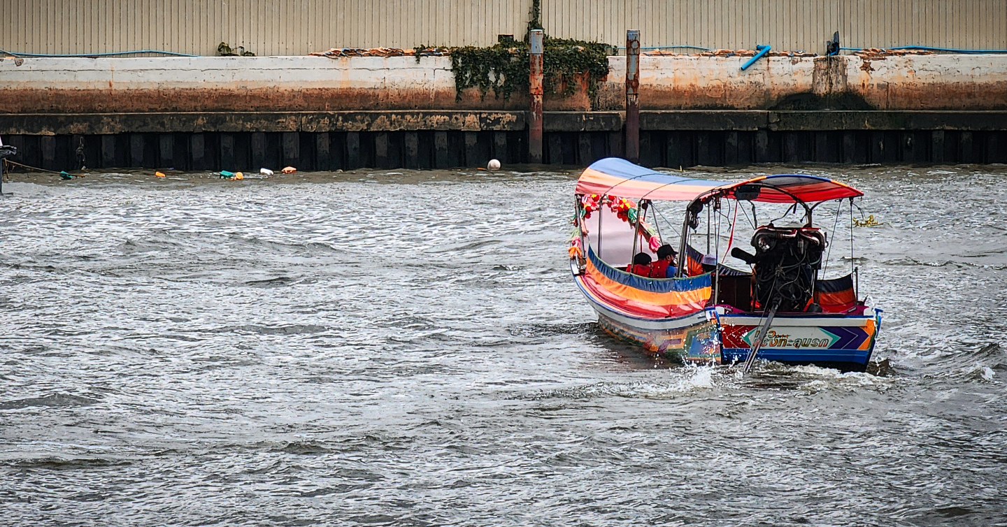 #floatingBy 🌊 #krungthep